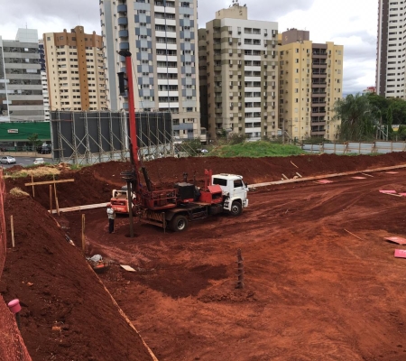 Fundação e Contenção Edifício Av. Ayrton Senna – Londrina/PR