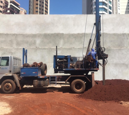 Execução de fundação de escola – Gleba Palhano – Londrina/PR
